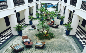 Chẳng thiếu gì khách sạn đẹp tại Hội An