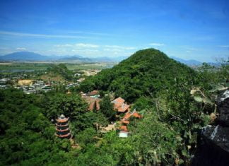 Kinh nghiệm du lịch Đà Nẵng - Ngắm Đà Nẵng từ Hải Vân Quan.