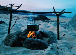 Kinh nghiệm du lịch phượt Đà Nẵng - Phượt mạo hiểm tại bãi biển hoang sơ Đà Nẵng