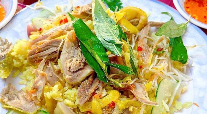 Tại sao chỉ là cơm gà Tuyết Nhung ở Phú Yên