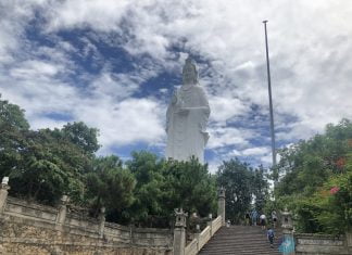 Chùa Linh Ứng trên Bán Đảo Sơn Trà