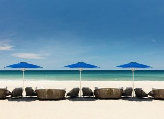 khách sạn resort có bờ biển riêng đà nẵng