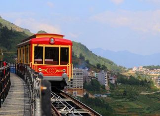 Tàu hỏa leo núi Mường Hoa