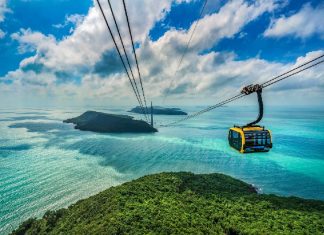 Bãi Nồm cũng rất nổi tiếng, được nhiều người lựa chọn.