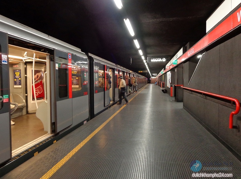 Tàu điện ngầm Milano