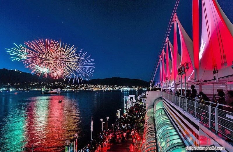 Lễ hội ánh sáng Celebration of Light tại thành phố Vancouver