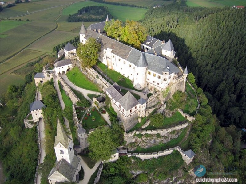 Tòa lâu đài Hochosterwitz