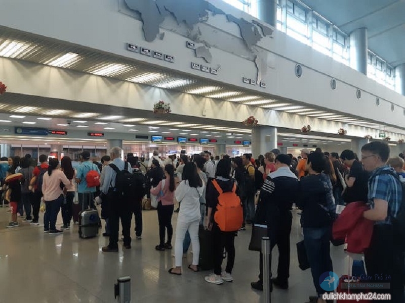 Sân bay Tân Sơn Nhất trong chặng bay Sài Gòn - Chu Lai