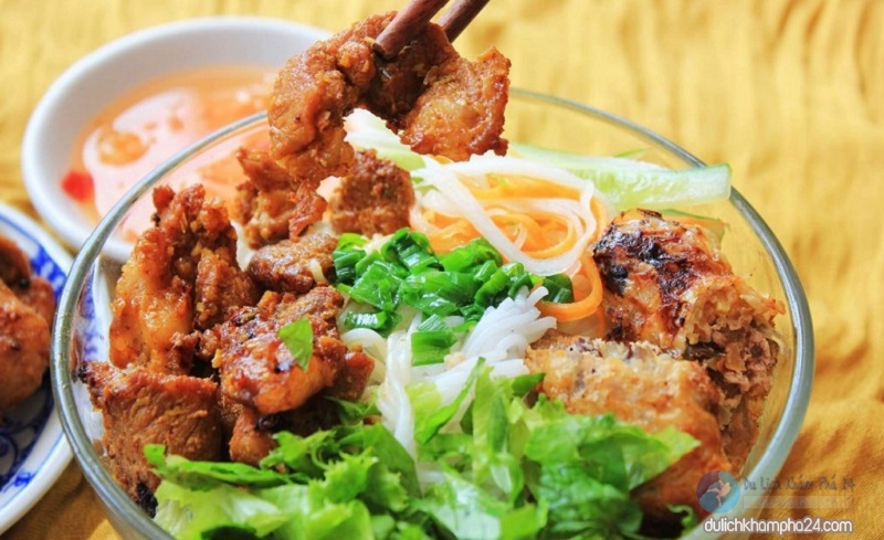 Top 12 quán bún thịt nướng Đà Nẵng không thể bỏ qua
