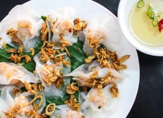 Bánh bao bánh vạc là món ăn đặc sản của Hội An.