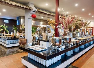 nhà hàng rồng đỏ núi thần tài