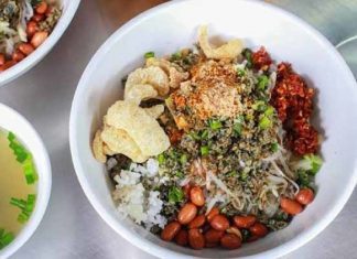 quán cơm hến Huế