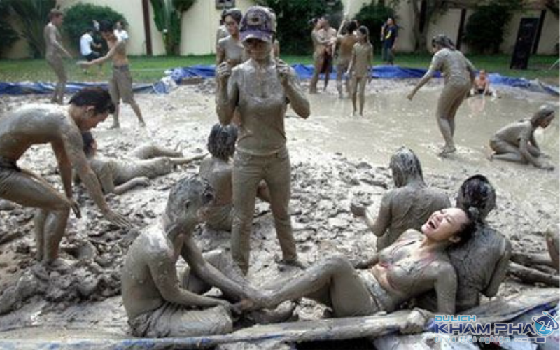 Lễ hội tắm bùn