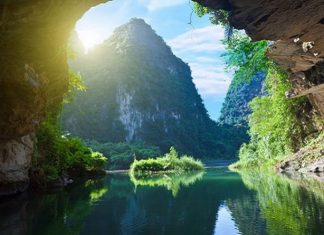 Du lịch hang Sơn Đoòng - Quảng Bình