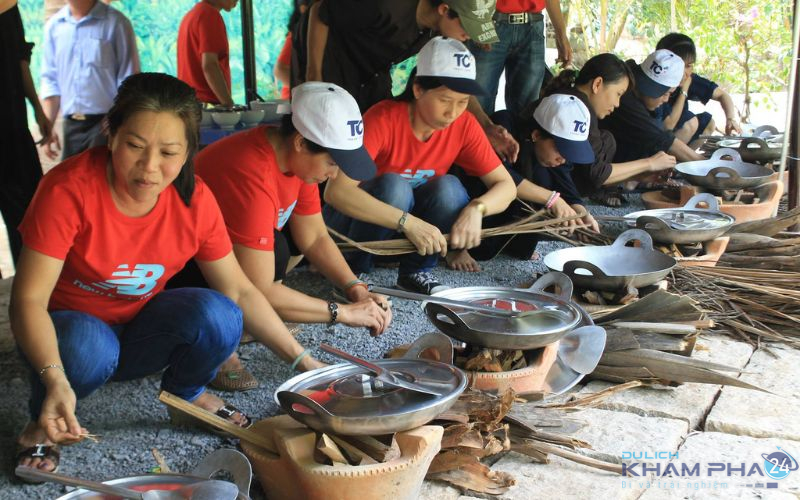 Thử tài đổ bánh tại khu du lịch Phú An Khang 