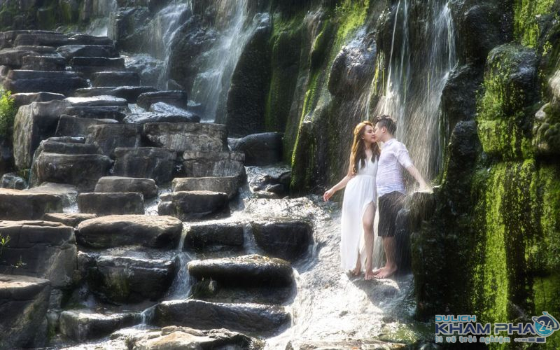 Chiêm ngưỡng vẻ đẹp kỹ vĩ tại thác Đá Hàn Đồng Nai 