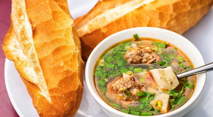 Bánh Mì Xíu Mại Hoàng Diệu - Ăn Một Lần Là Nhớ Mãi