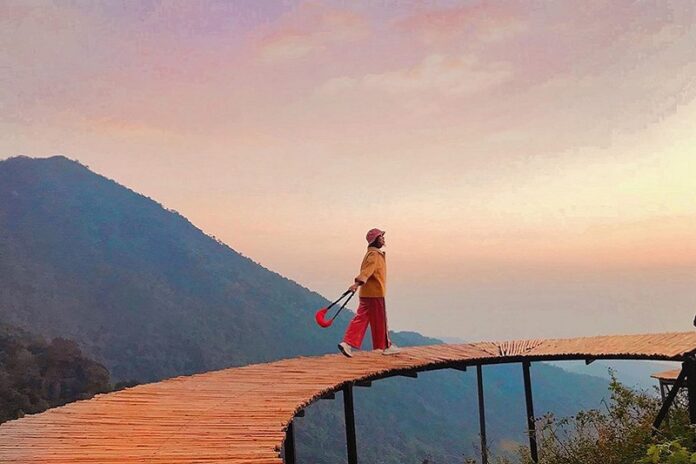 Cầu Mây Tam Đảo - Điểm Check In Đẹp Tựa Trời Âu Kế Bên Hà Thành