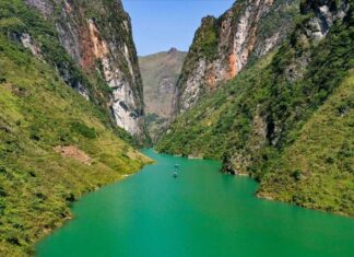 Hẻm vực Tu Sản là địa điểm du lịch nổi tiếng ở Hà Giang