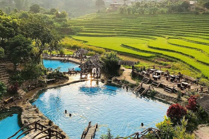 Suối khoáng nóng Trạm Tấu