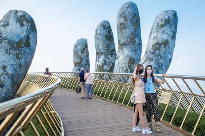 Bà Nà Hill tri ân